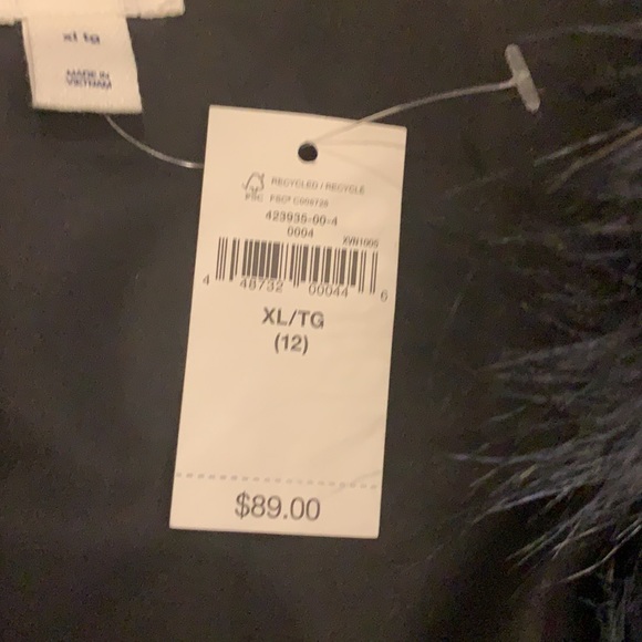 Girls Faux Fur vest with hoodie. Brand New! - Picture 4 of 5